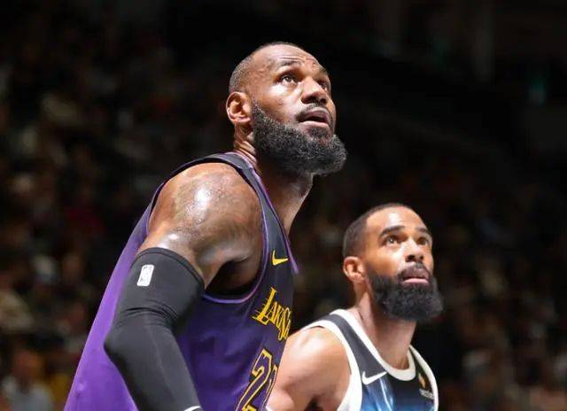 轻松进入平台-詹姆斯官方宣布败北新规，FPX引发争议！-轻松进入平台