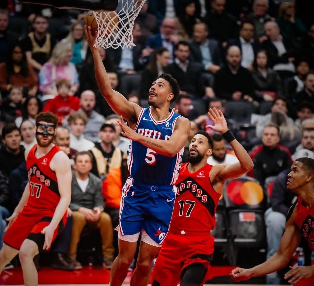 开云体育-浓眉哥在独行侠比赛中出色发挥，反败为胜引发热议！-开云体育