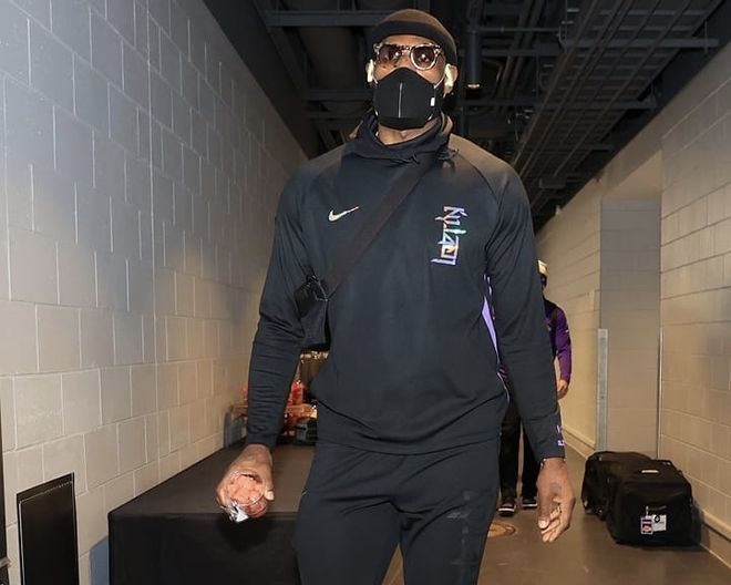 开云体育官网-姆巴佩焦点对战，詹姆斯与90激战切尔西分钟，反败为胜胜负难料！-开云体育官网